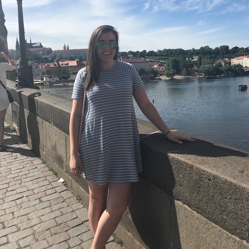 Meet your Posher, Rebecca